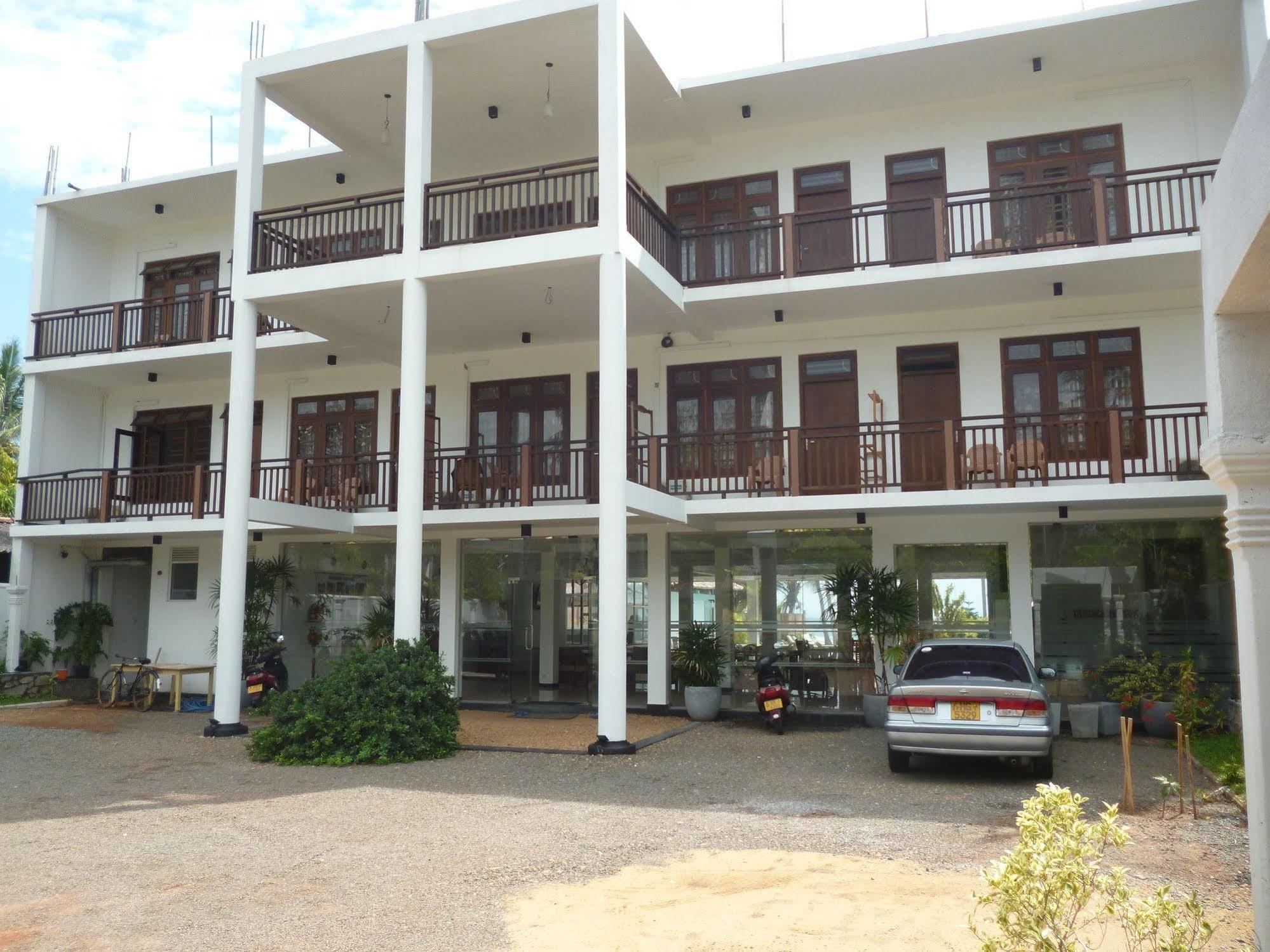 Hotel Ocean View Cottage Hikkaduwa Bagian luar foto