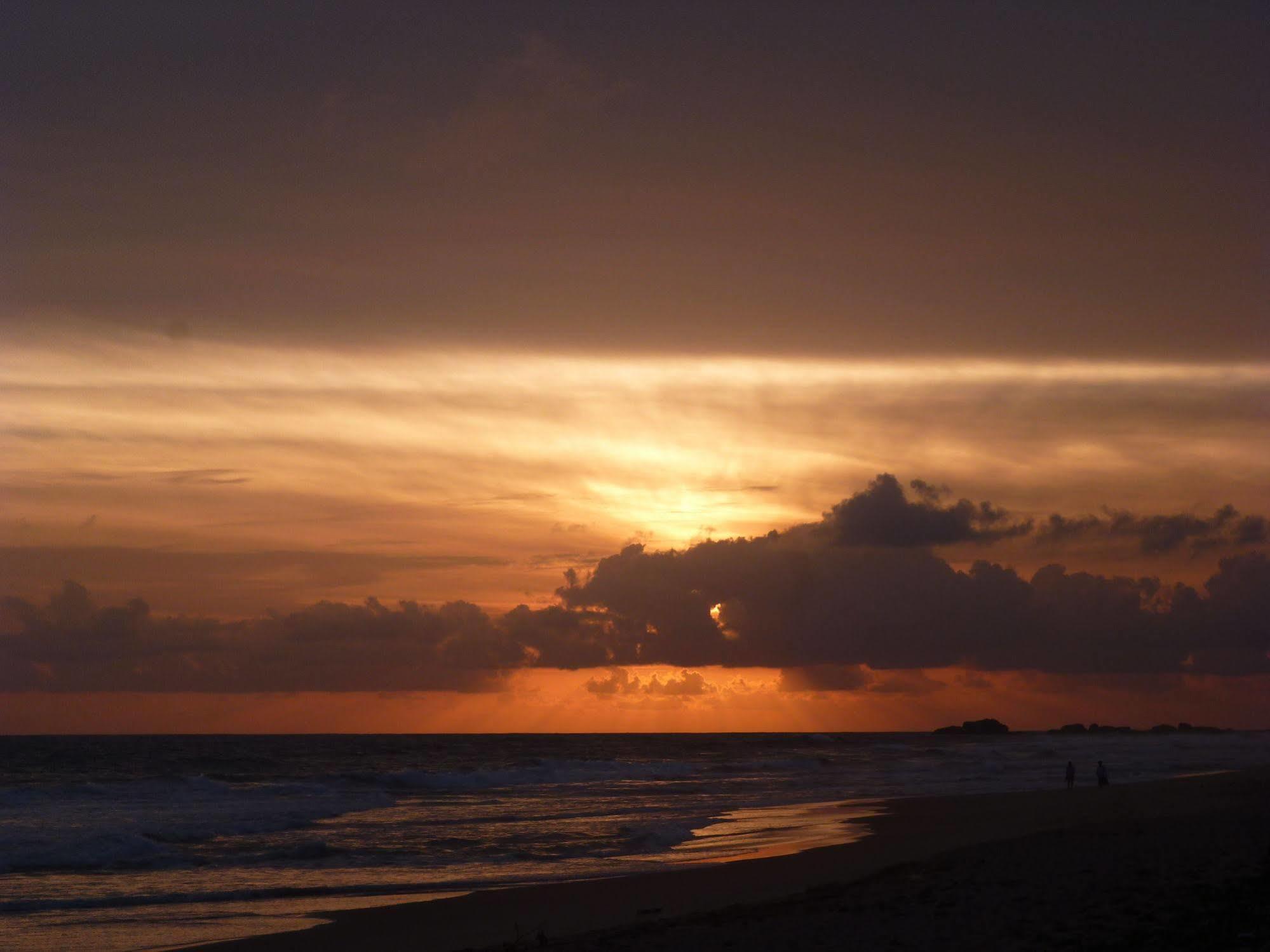 Hotel Ocean View Cottage Hikkaduwa Bagian luar foto