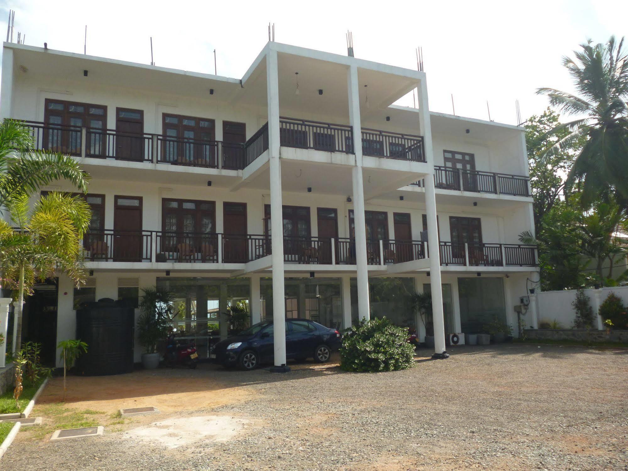 Hotel Ocean View Cottage Hikkaduwa Bagian luar foto